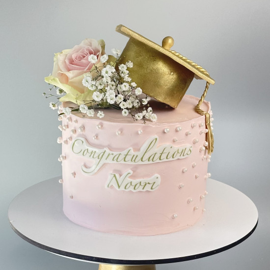 Graduation  cake 2