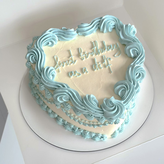 Two-Tone Vintage Cake