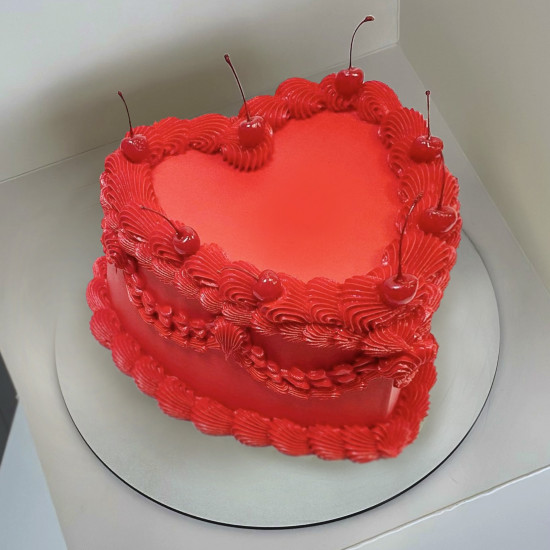 Red Vintage Cake 